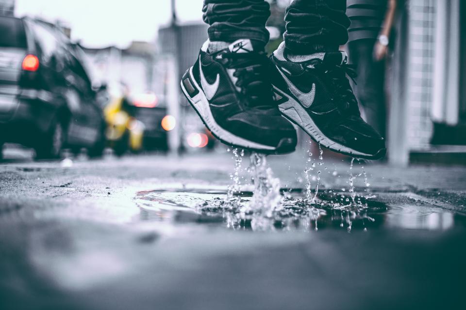 Waterproof vs Water-Resistant Shoes: The Difference (2026)